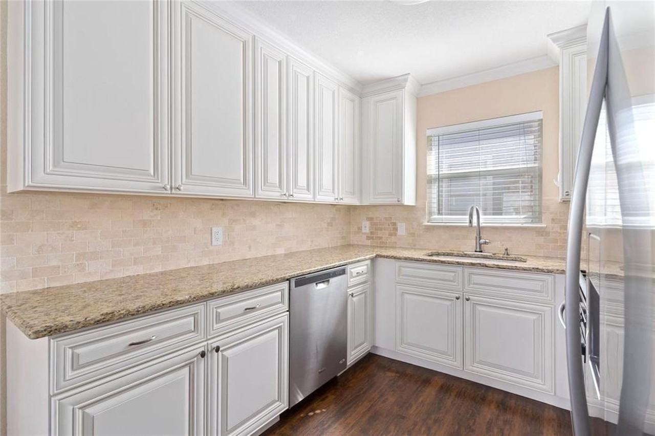 4224 Curzon Ave - Photo 4 of 16