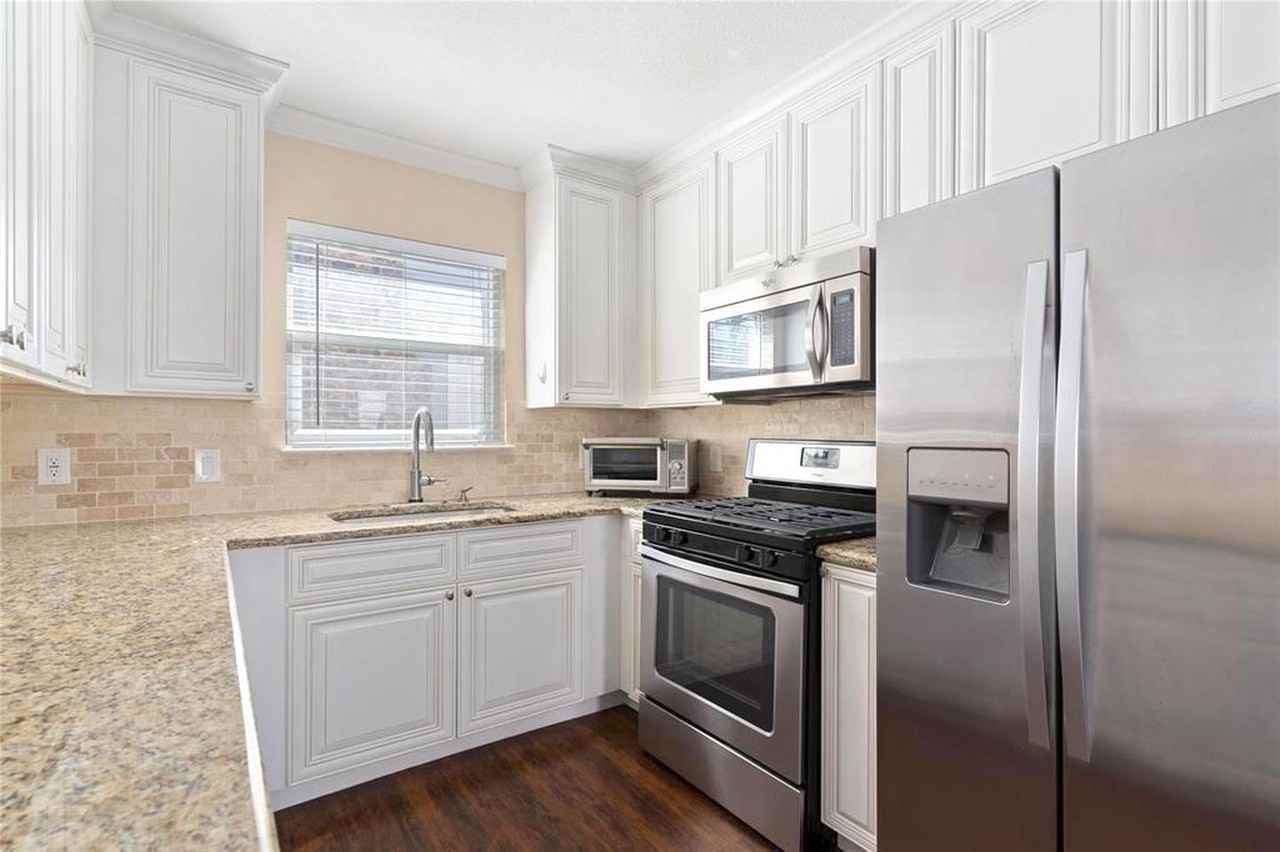 4224 Curzon Ave - Photo 5 of 16