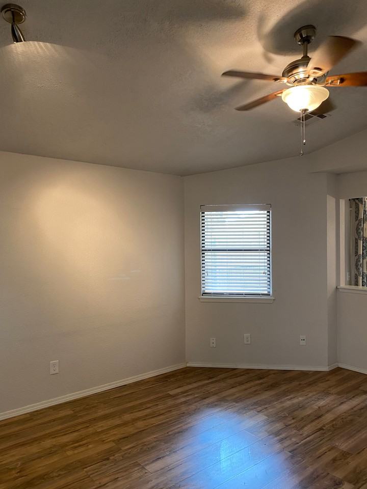 12303 Sw 14th St #1 - Photo 7 of 23