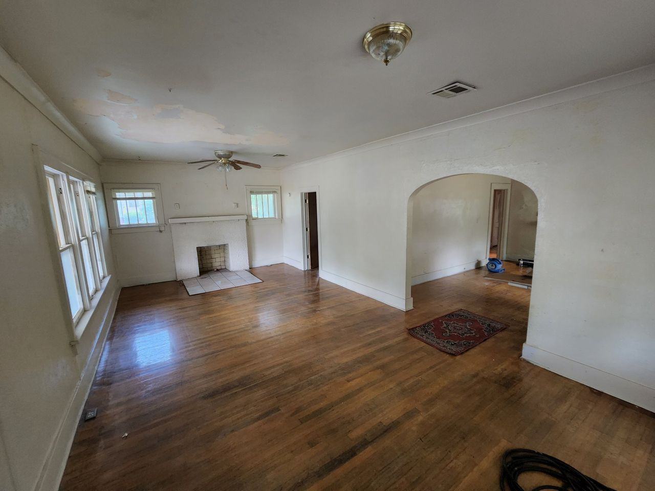 216 S 14th St #1 - Photo 2 of 7