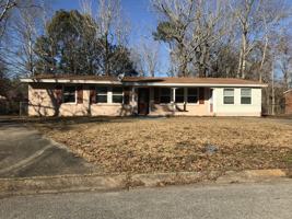 featured image of 2801 Woodlawn Ave #2801