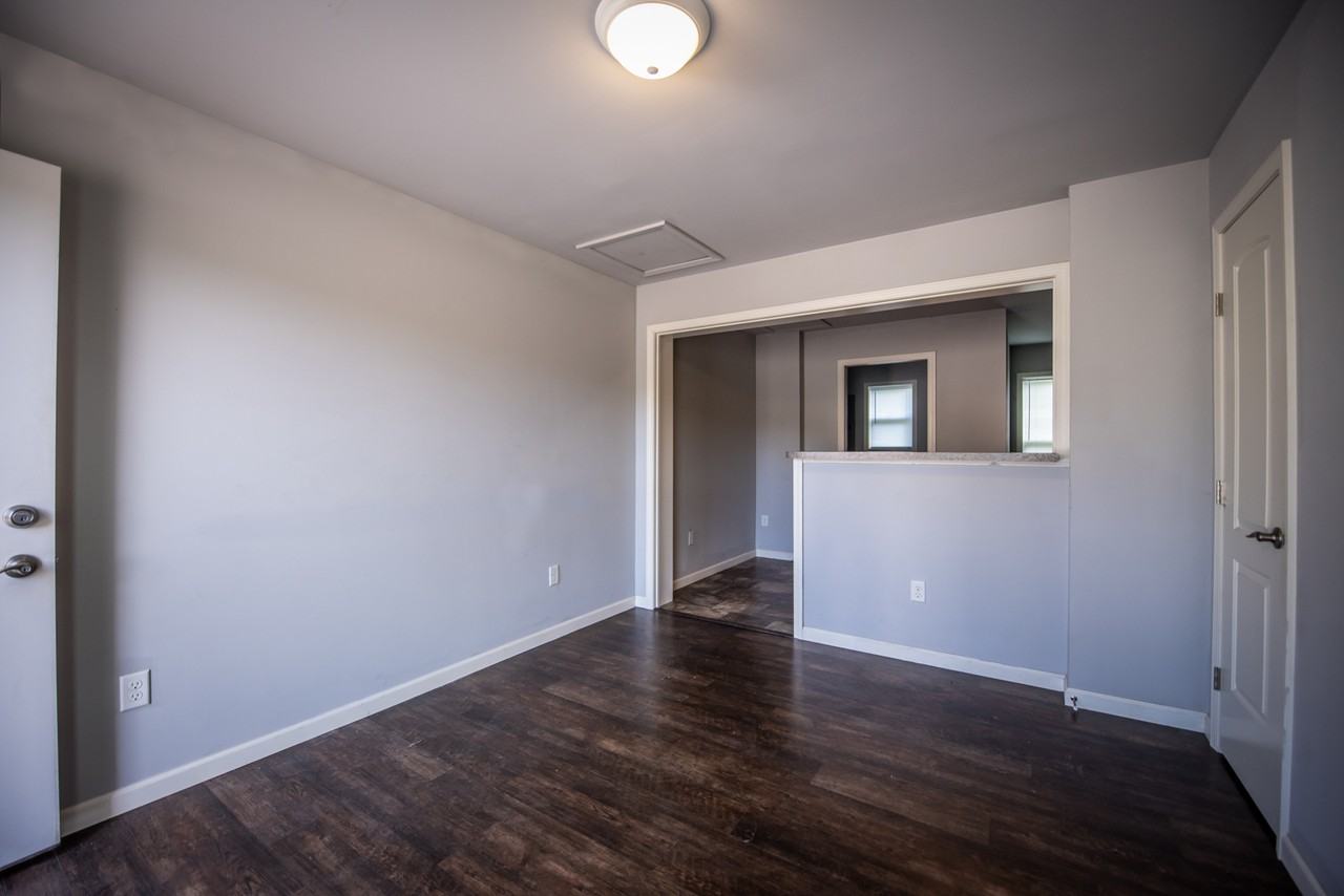 35 Ennis Dr #1 - Photo 5 of 8