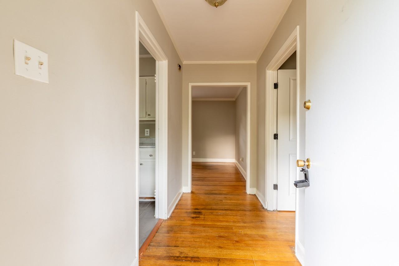 376 N Graham St #1 - Photo 5 of 20