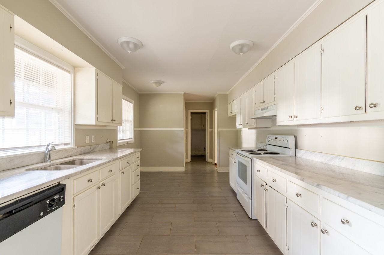 376 N Graham St #1 - Photo 6 of 20