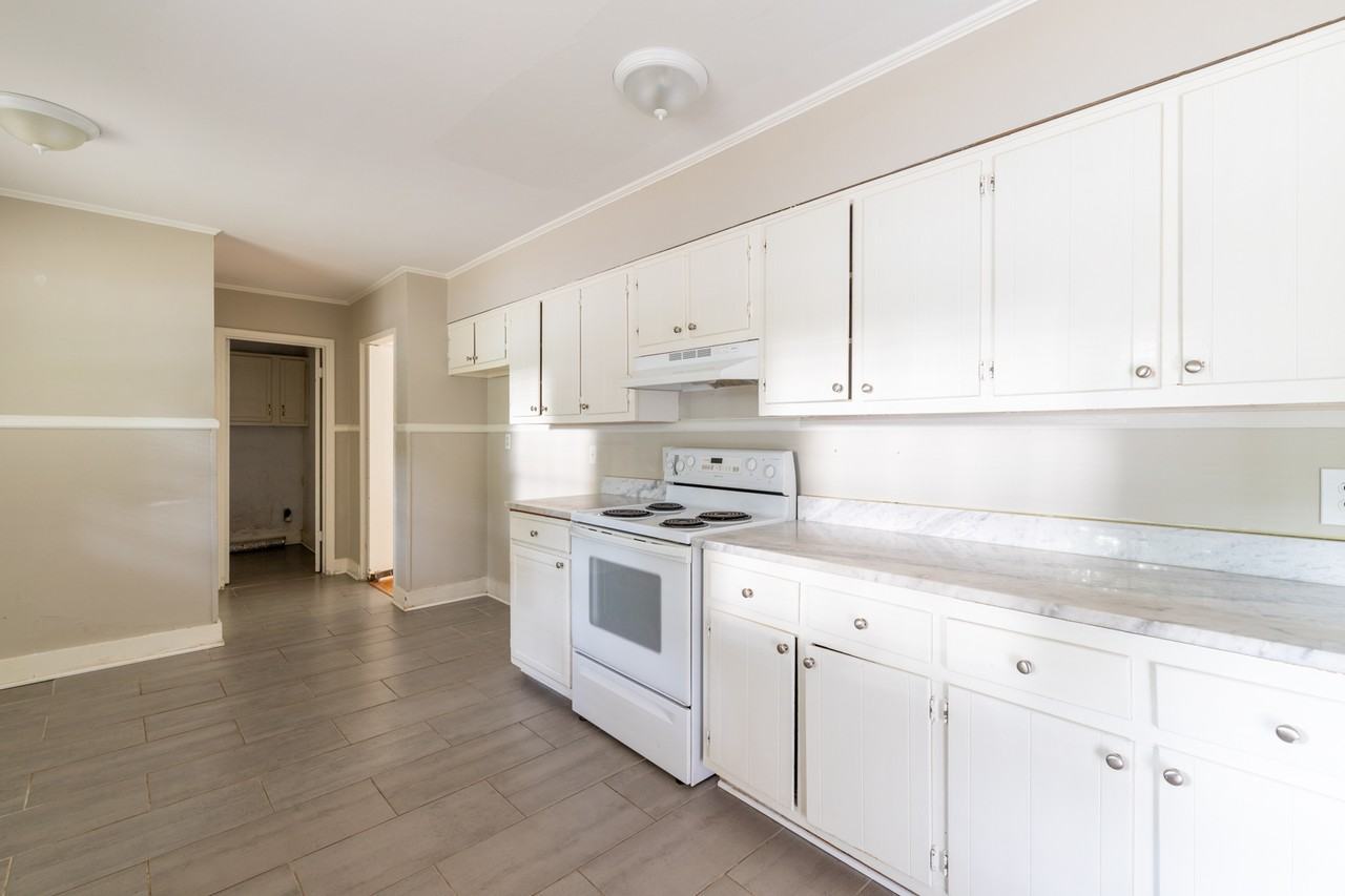 376 N Graham St #1 - Photo 7 of 20