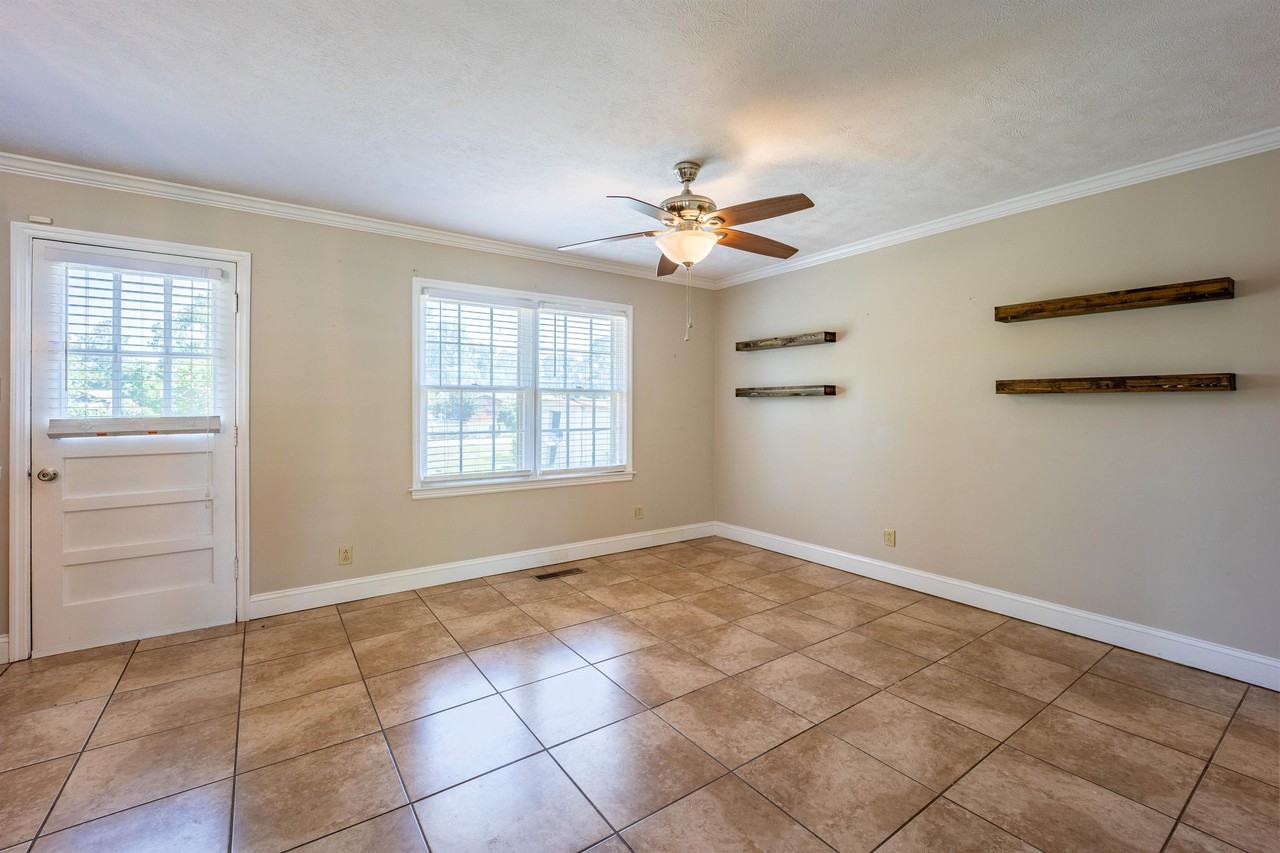 407 Holly Dr #1 - Photo 7 of 18