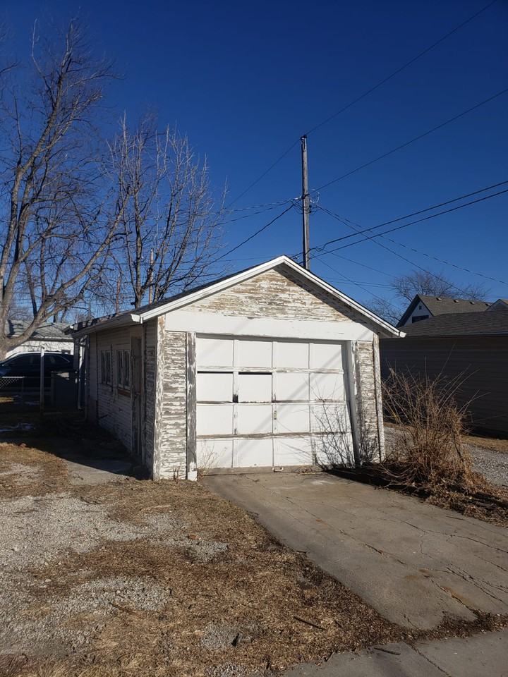 3035 Avenue B #1 - Photo 3 of 8