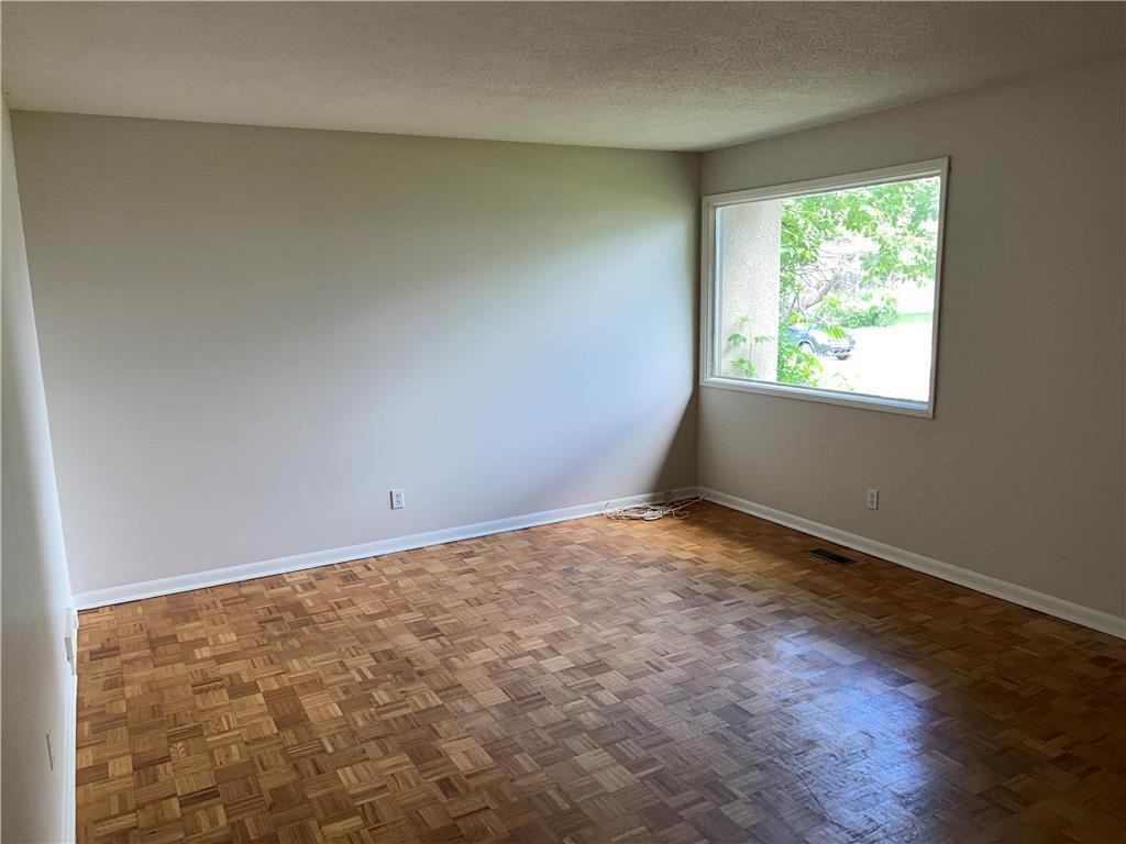 39 Wickham Road - Photo 3 of 8