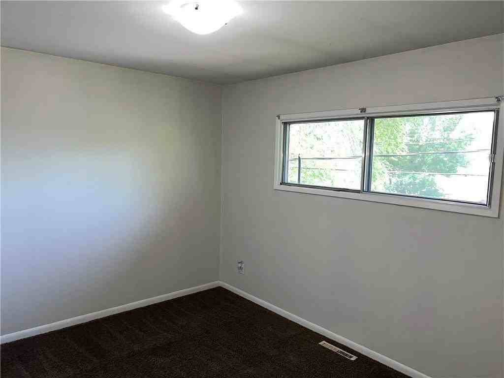 39 Wickham Road - Photo 4 of 8