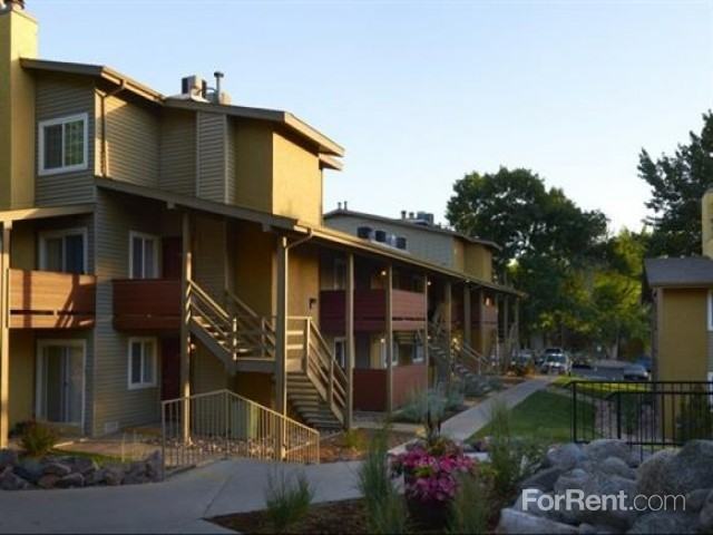 Lodge on 84th Avenue - Photo 3 of 10