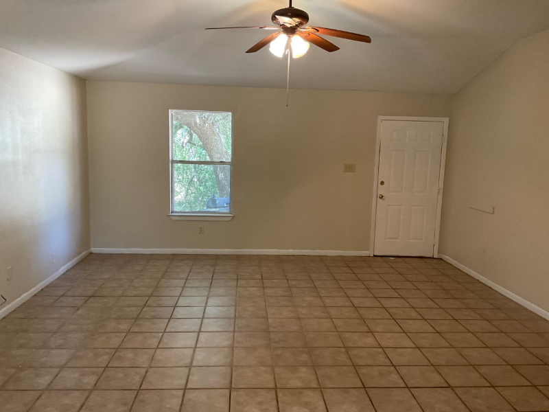 132 Crescent Creek Ln - Photo 2 of 8