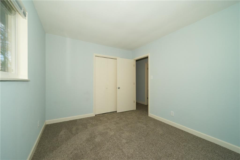 1862 N Dexter St - Photo 5 of 8