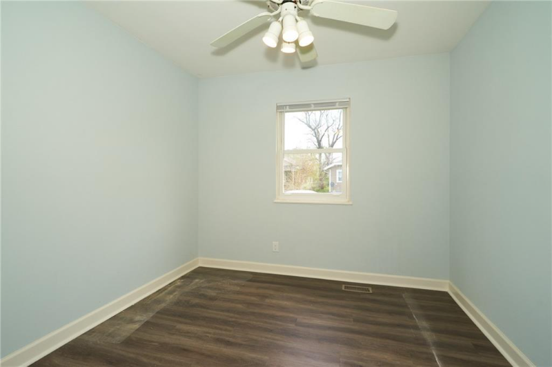 1862 N Dexter St - Photo 6 of 8