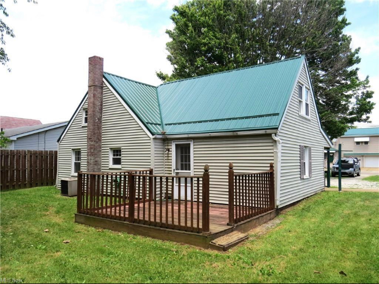 402 Almeda Ave - Photo 2 of 4