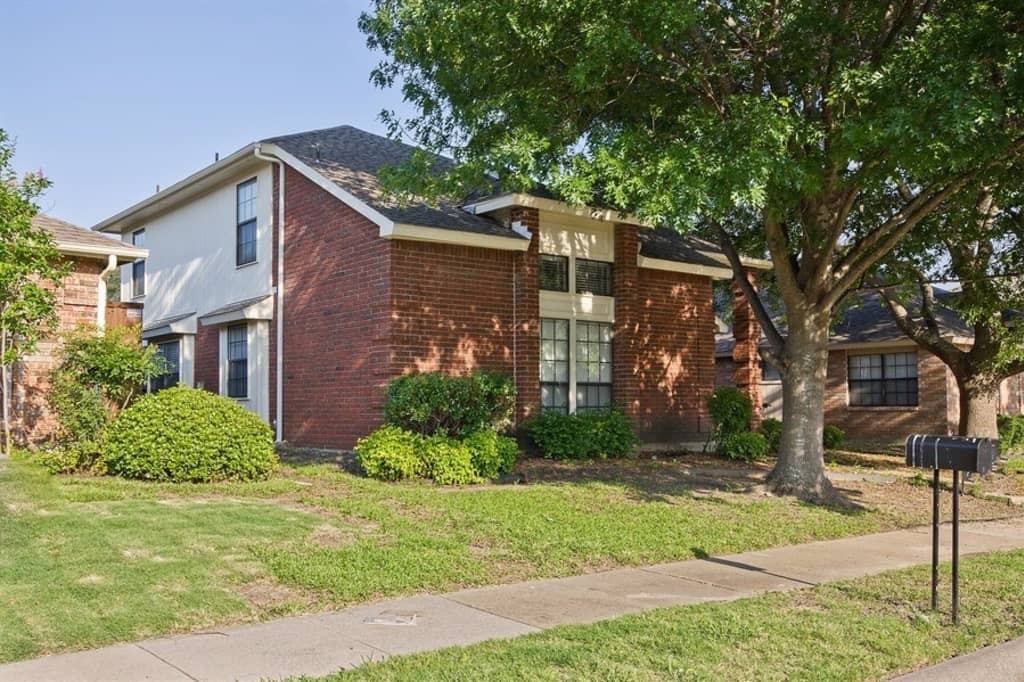 7808 Steppington Dr - Photo 2 of 21