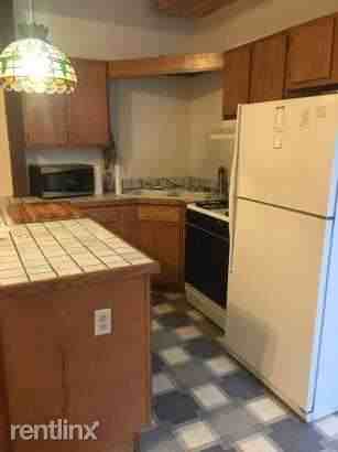 728 S Burdick St - Photo 3 of 5