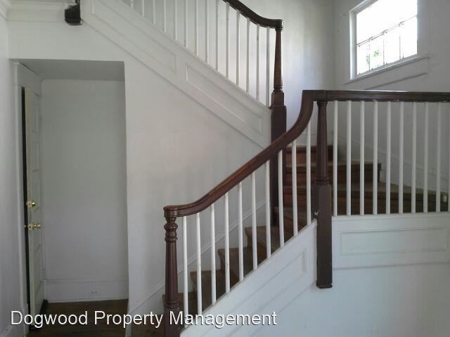 207 E. Burgess Street - Photo 2 of 4
