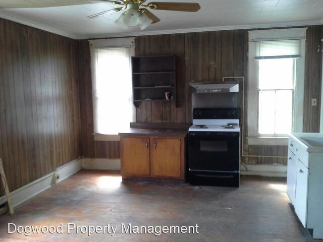 207 E. Burgess Street - Photo 3 of 4