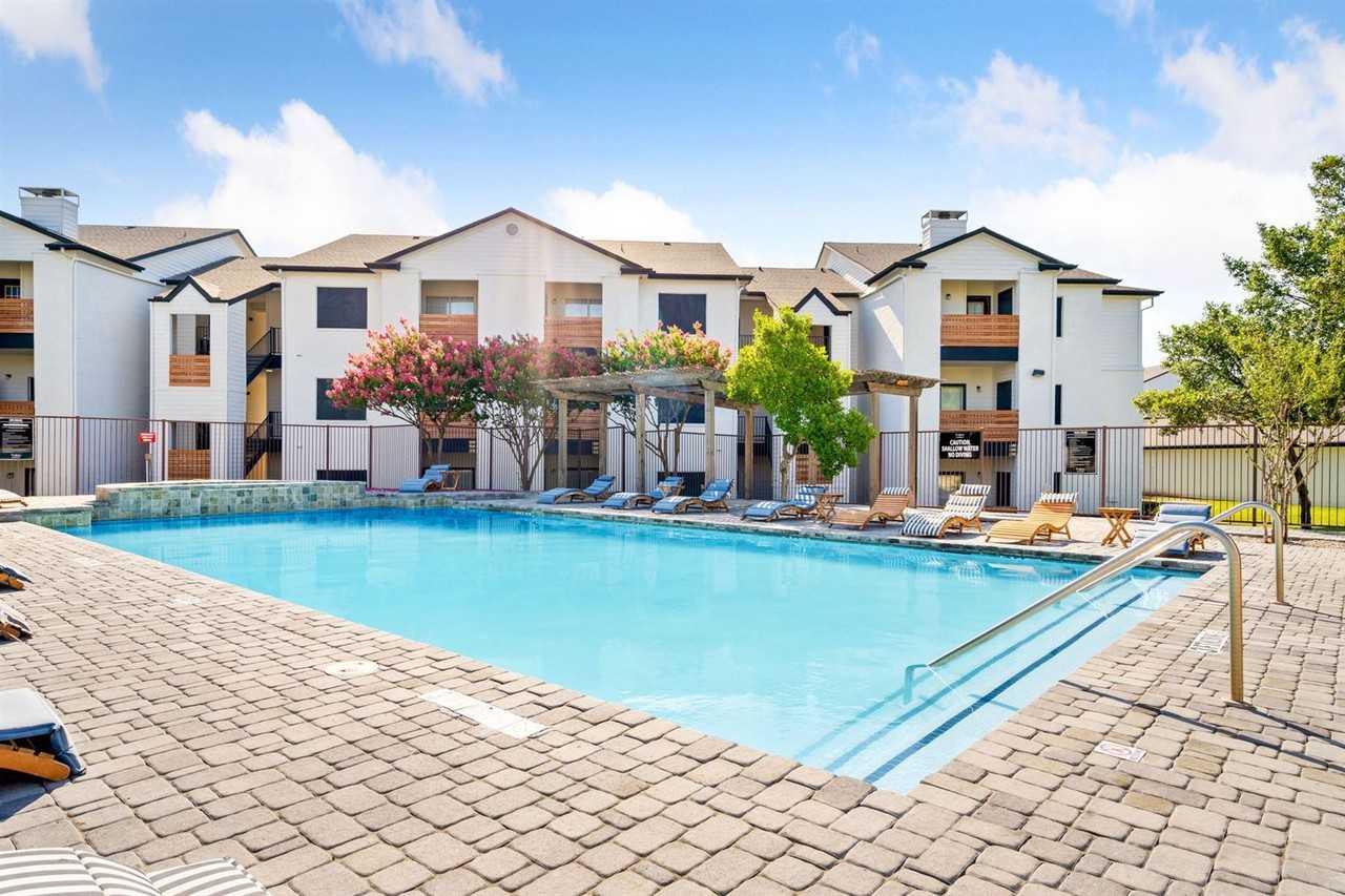 Tides on Harwood - Photo 2 of 21