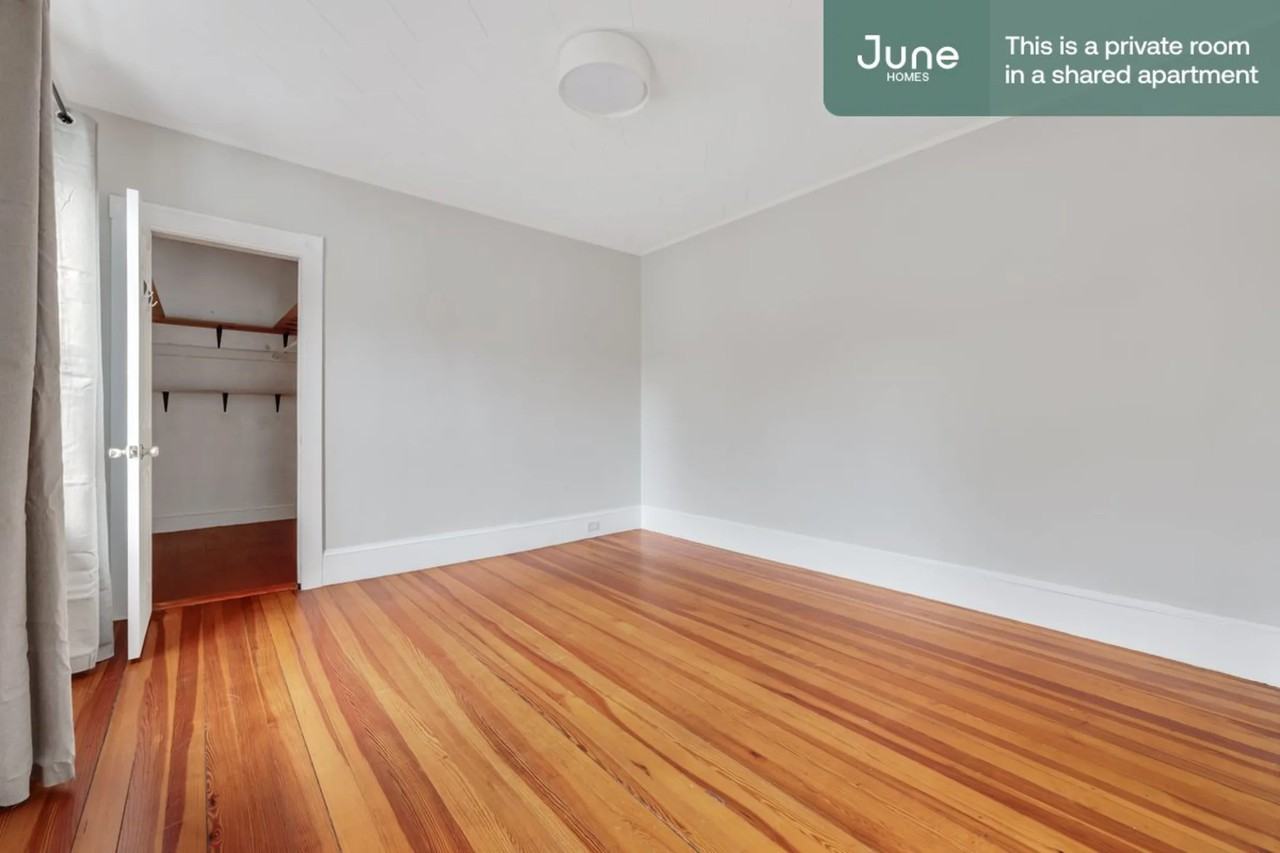 Room for rent. 31 Craigie Street - Photo 2 of 20