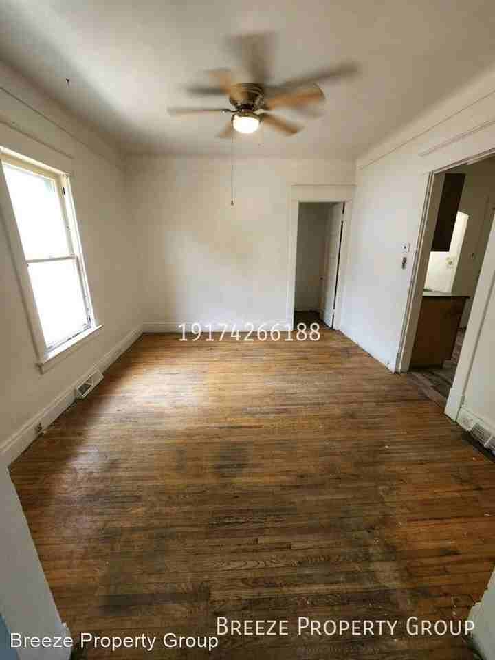 713 Orchard St - Photo 3 of 9