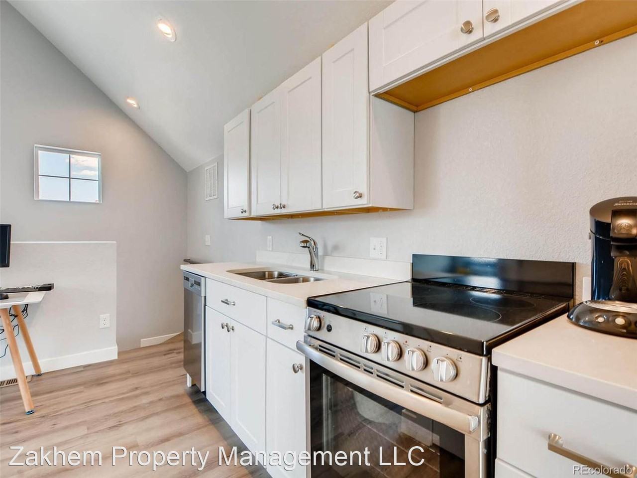 4557 1/2 Decatur St - Photo 3 of 10