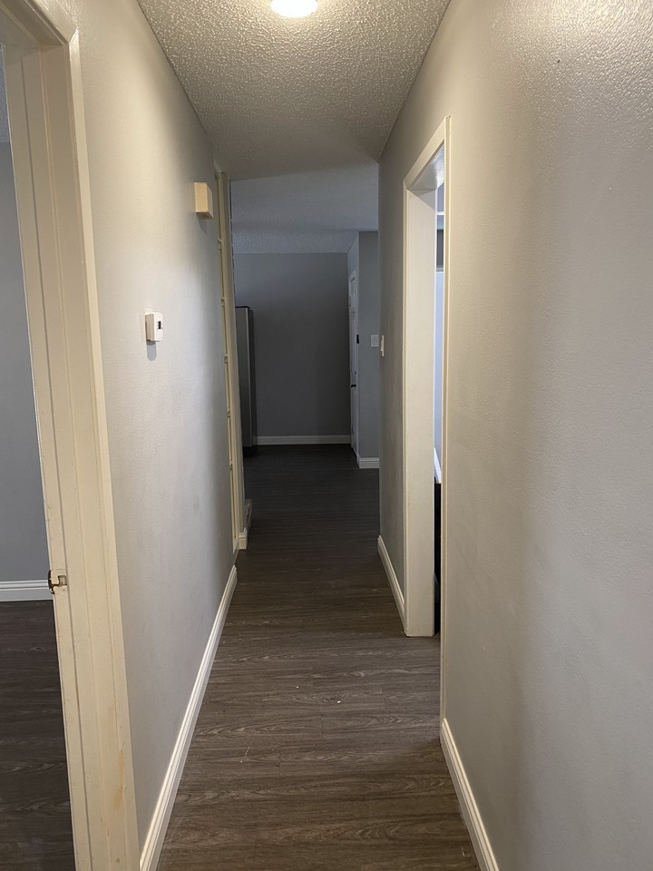 816 Betty Ct - Photo 3 of 6