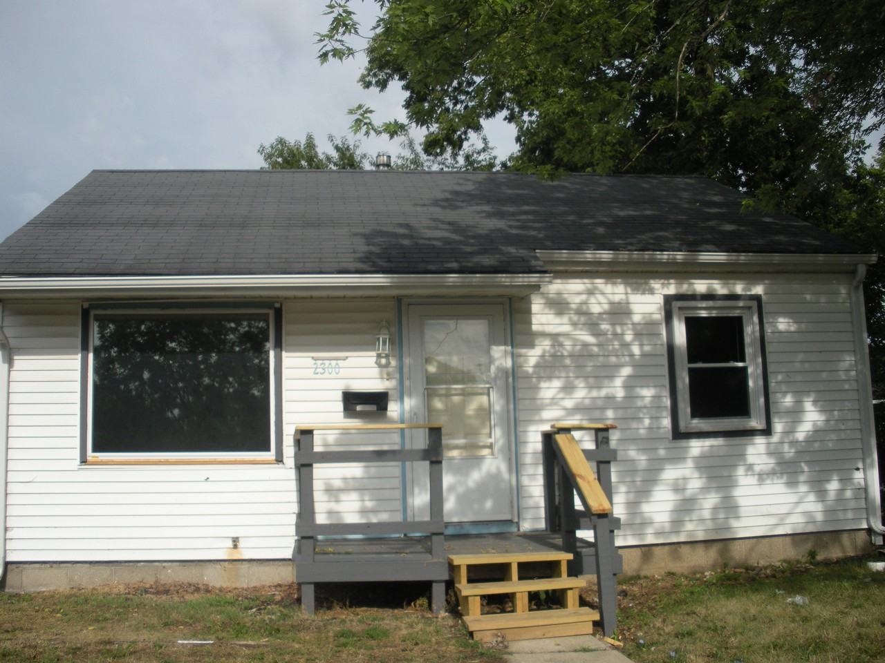 2300 N 18th St - Photo 2 of 7