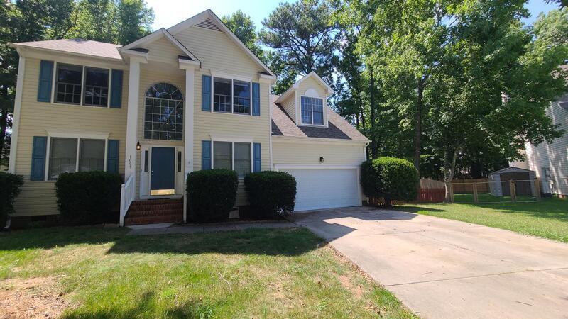 1009 Friar Tuck Ct - Photo 2 of 25