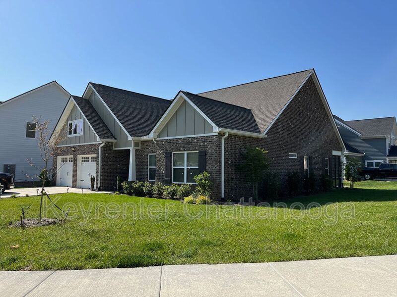 1517 Buttonwood Loop