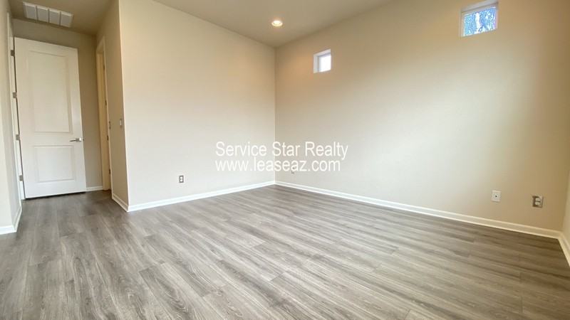 5346 N 22nd Dr - Photo 2 of 34