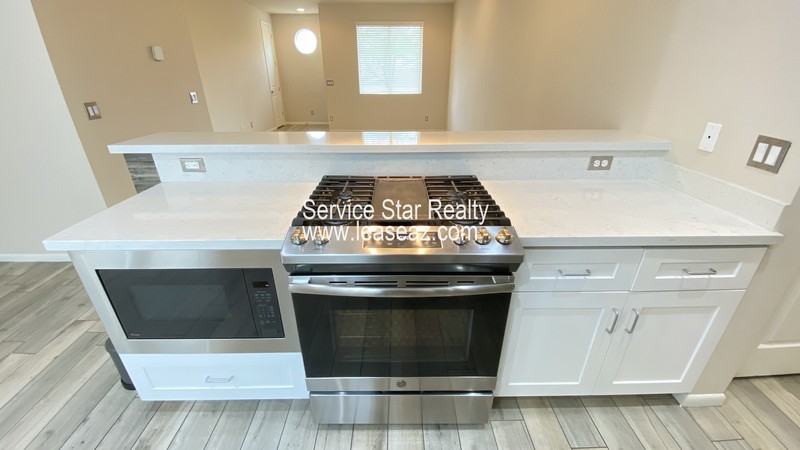5346 N 22nd Dr - Photo 3 of 34