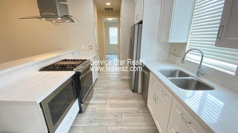 5346 N 22nd Dr - Photo 4 of 34