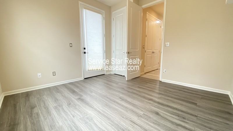 5346 N 22nd Dr - Photo 5 of 34