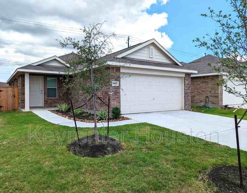 8810 Wooster Trails Dr - Photo 2 of 16