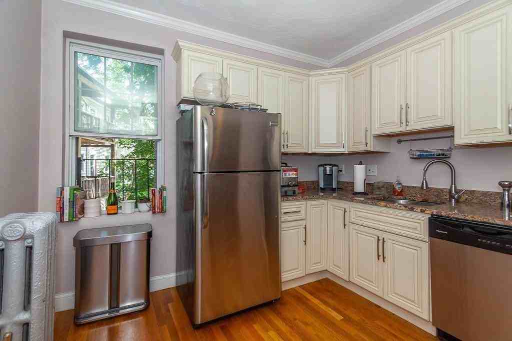 1746 Commonwealth Ave #4 - Photo 5 of 9