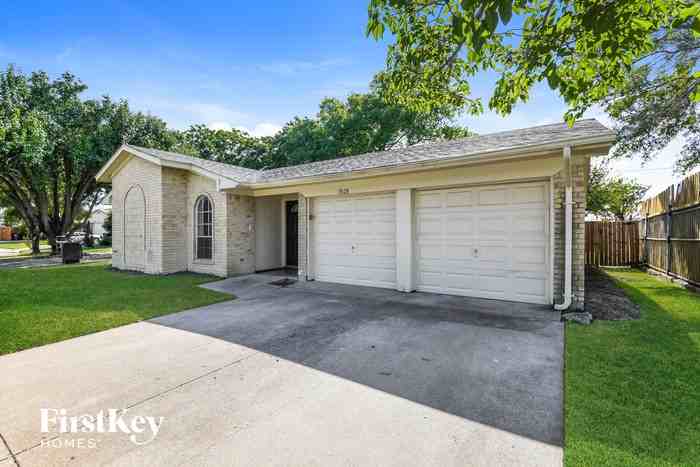 7528 Marlinda Cir - Photo 2 of 15