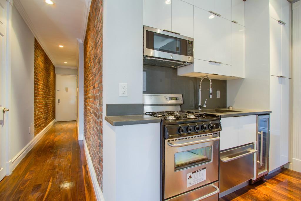 E 6th St #3 - Photo 3 of 8