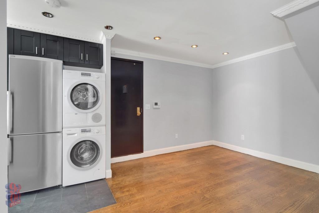 Mulberry St #1AR - Photo 3 of 8