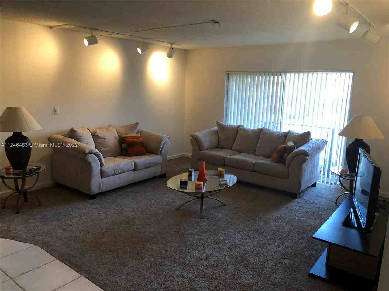 111 Gardens Dr #101 - Photo 5 of 14