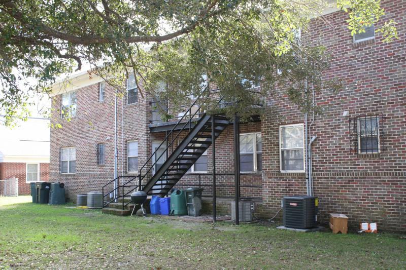 646 Windermere Blvd Apt D - Photo 3 of 16