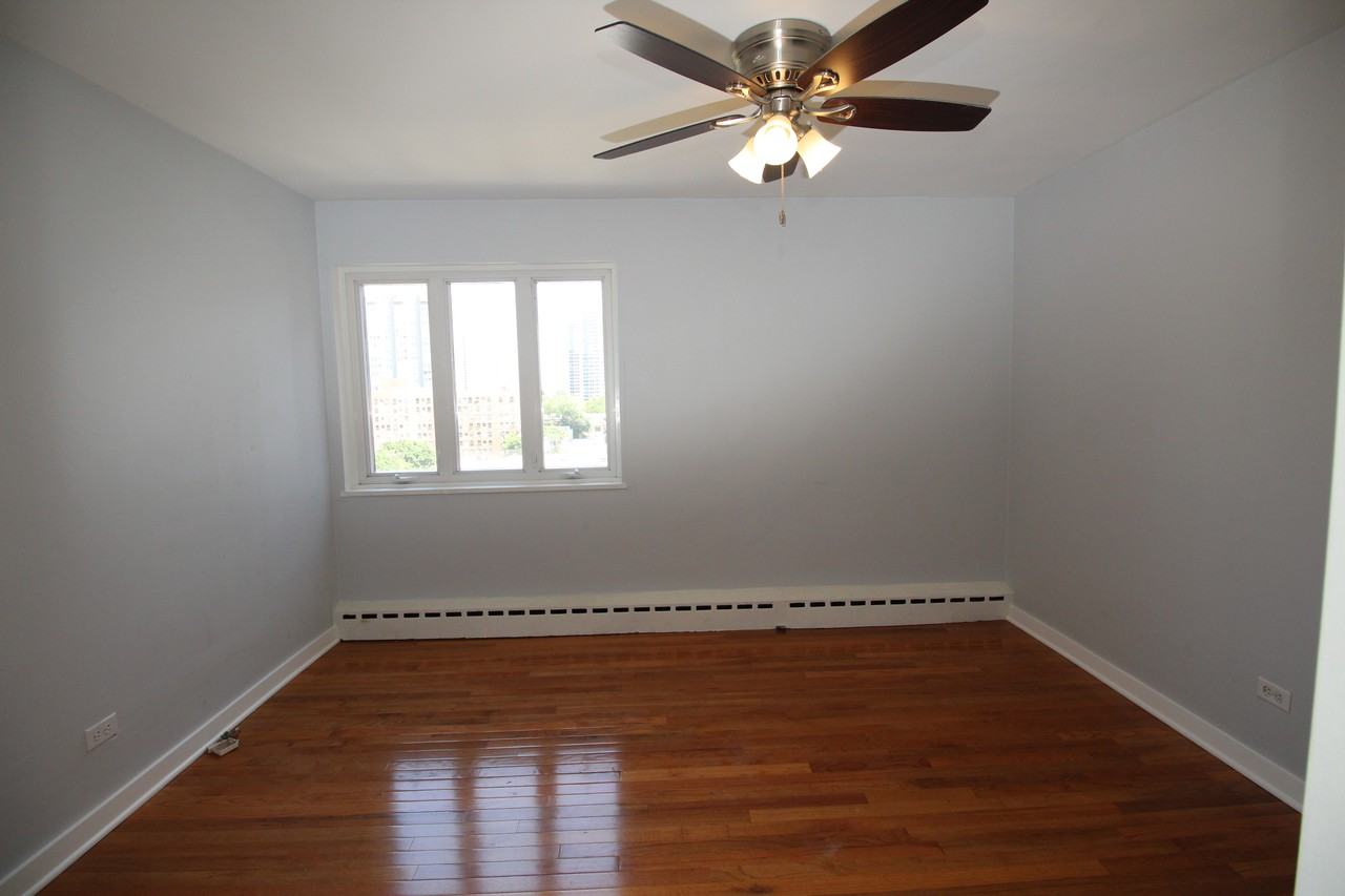 700 West Bittersweet Place #1009 - Photo 6 of 19