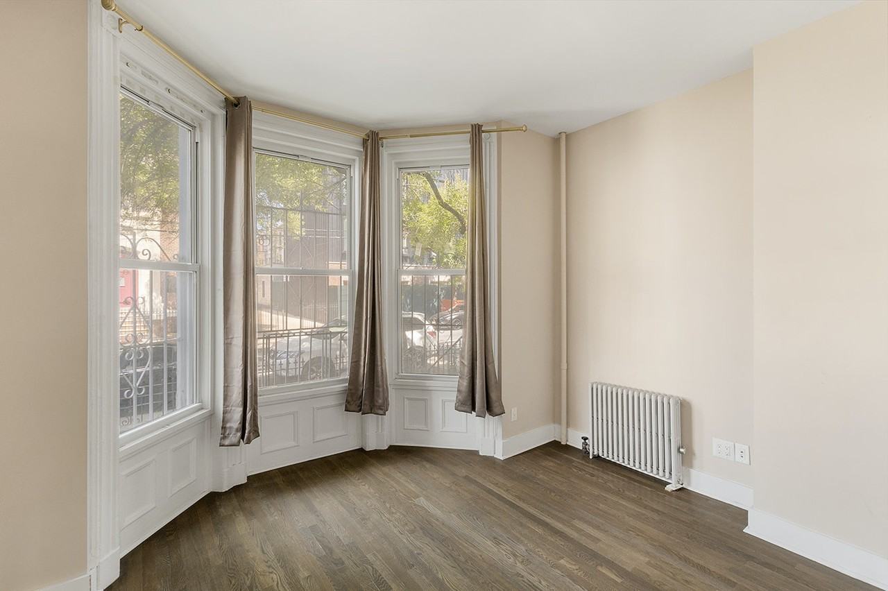 460 Harman St #1 - Photo 2 of 7