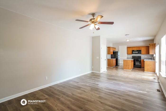 6104 Bent Wood Dr - Photo 3 of 16