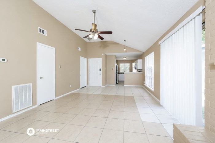 11110 Grassyglen Dr - Photo 3 of 15