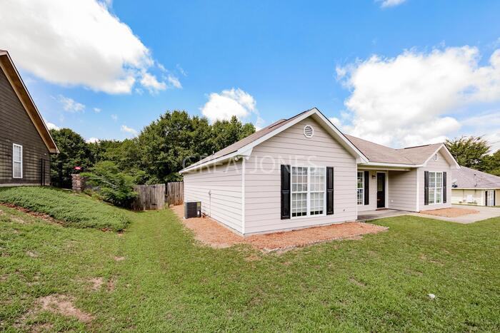 133 Lee Road 2105 - Photo 3 of 28