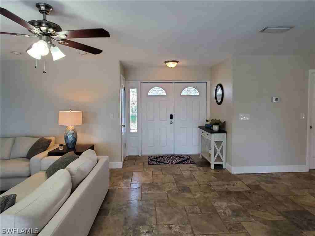 5403 Sw 3rd Ave - Photo 3 of 31
