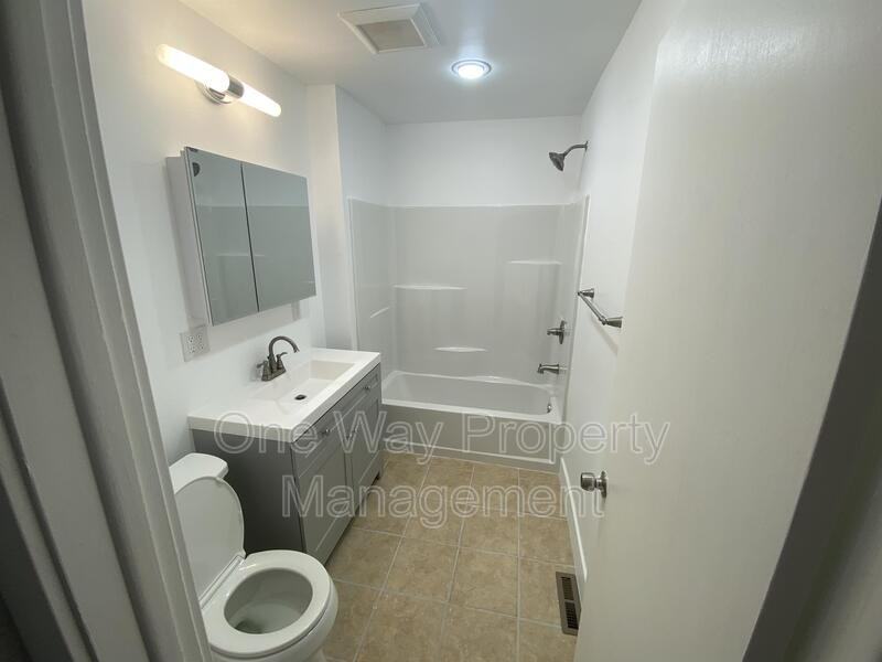 1330 E 7th St - Photo 7 of 18