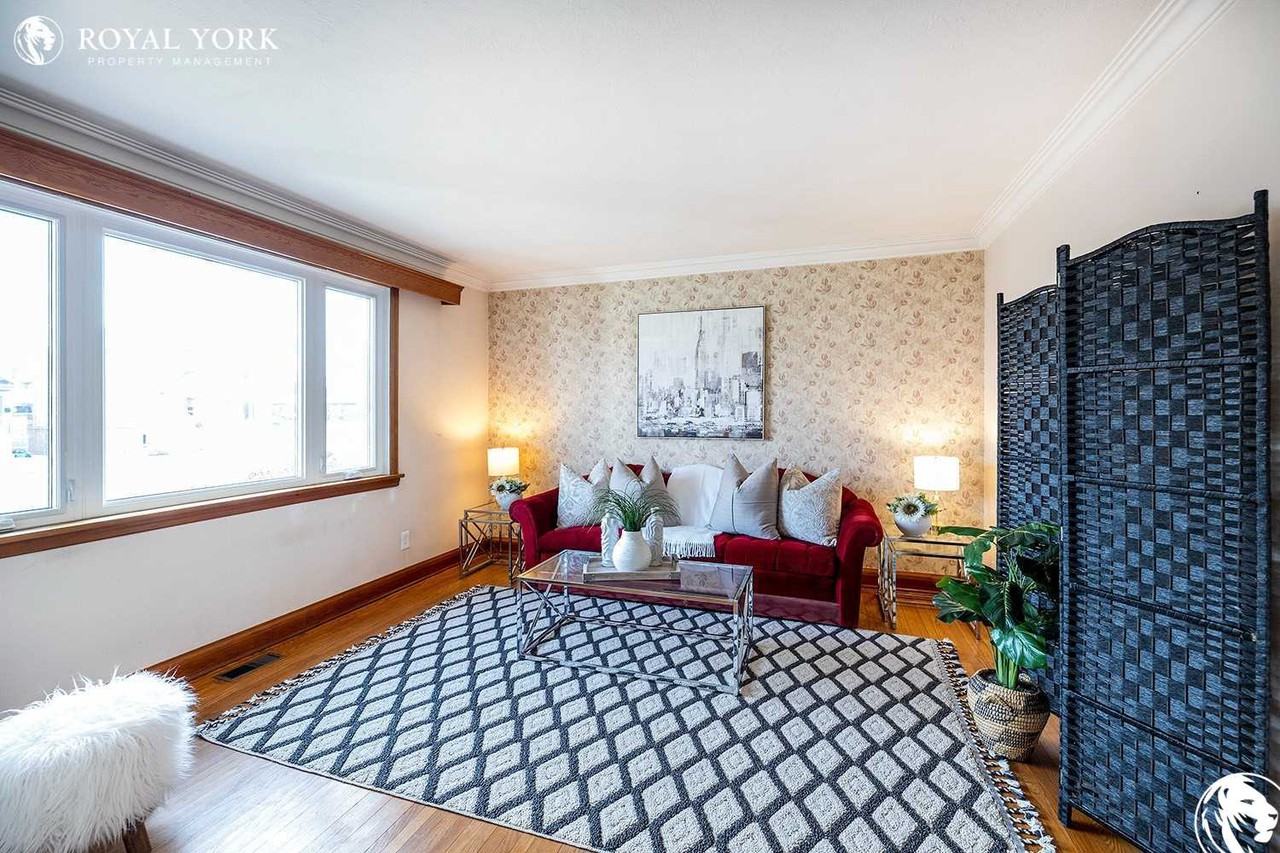 634 Bloor St E #1 - Photo 2 of 27