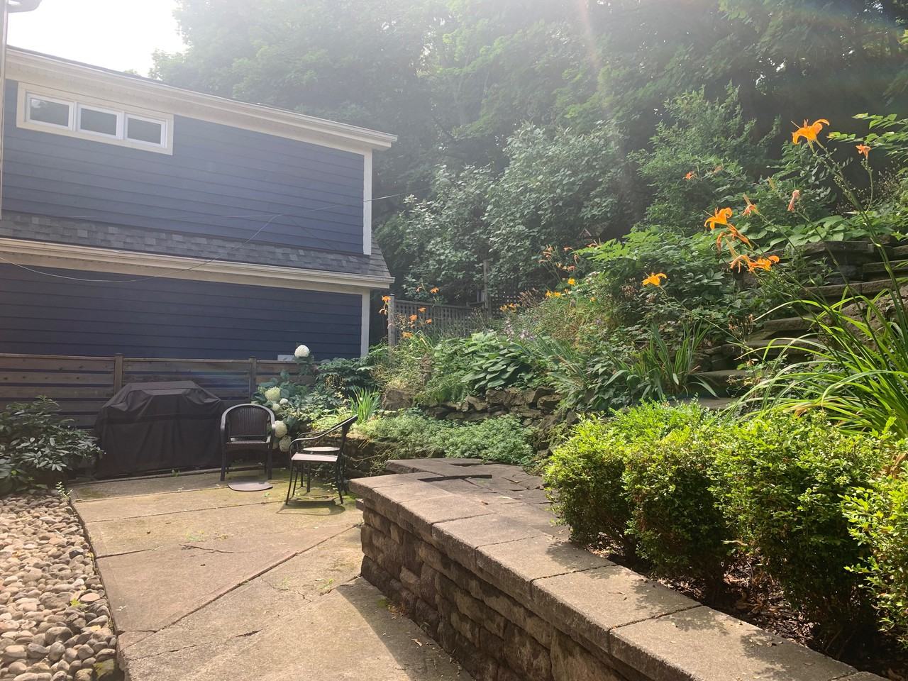 8 Kingsway Dr - Photo 2 of 25